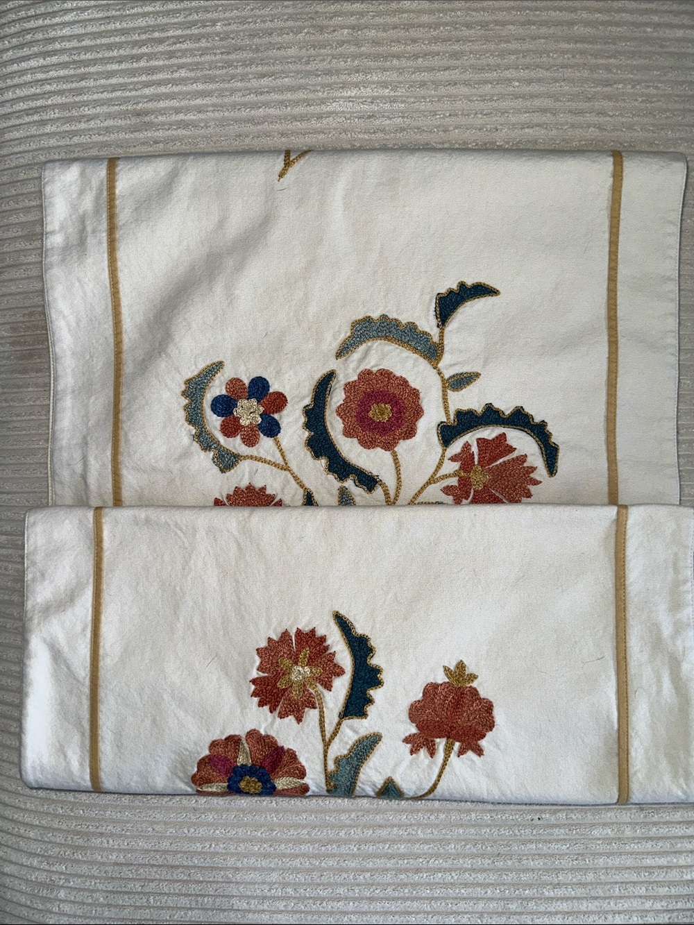 Pottery Barn Suzani Embroidered Crewel Table Runner Off White 18X108 Inches